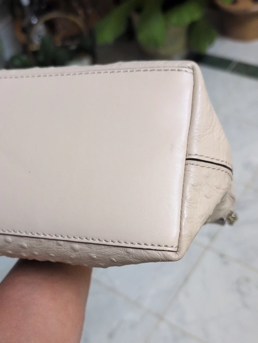 Kate Spade A La Vita Leena Ostrich Embossed Leather Shoulder Bag - Picture 4 of 10